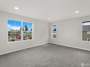 587 SW 97th Street 74, Seattle WA 98106