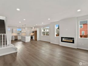 587 SW 97th Street 74, Seattle WA 98106