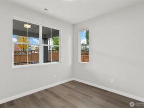587 SW 97th Street 74, Seattle WA 98106