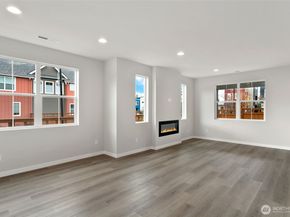 587 SW 97th Street 74, Seattle WA 98106