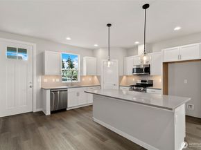 587 SW 97th Street 74, Seattle WA 98106