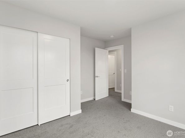 587 SW 97th Street 74, Seattle WA 98106