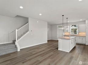587 SW 97th Street 74, Seattle WA 98106