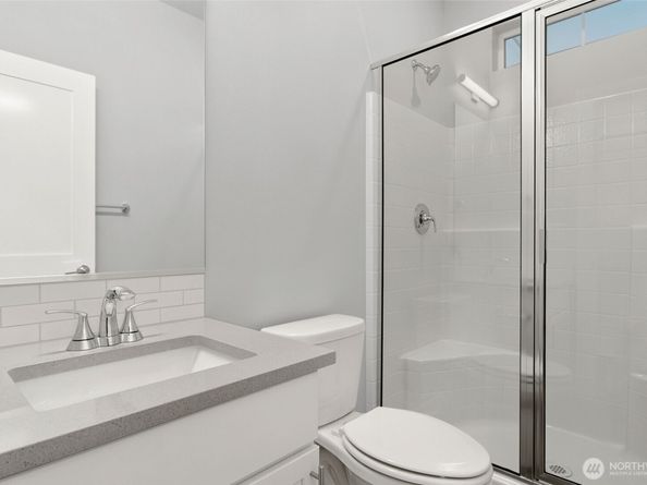 587 SW 97th Street 74, Seattle WA 98106