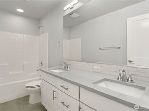 587 SW 97th Street 74, Seattle WA 98106