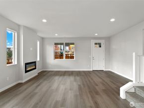 587 SW 97th Street 74, Seattle WA 98106