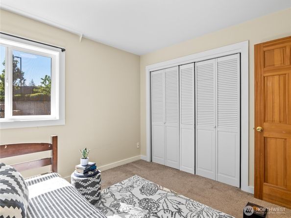465 Winslow Way E 108, Bainbridge Island WA 98110