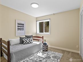 465 Winslow Way E 108, Bainbridge Island WA 98110