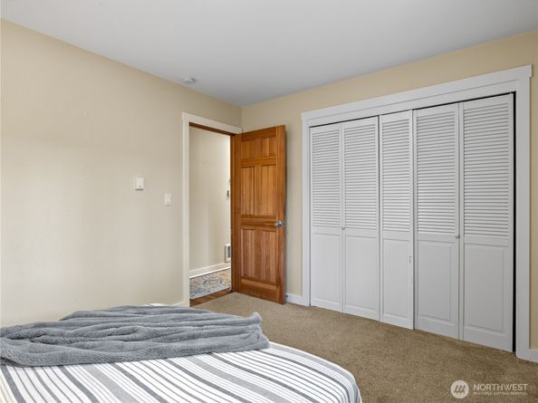 465 Winslow Way E 108, Bainbridge Island WA 98110