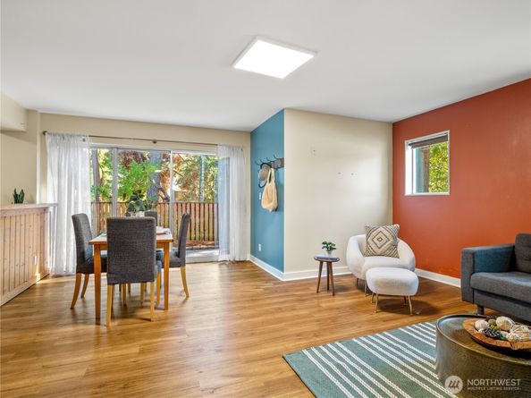 465 Winslow Way E 108, Bainbridge Island WA 98110