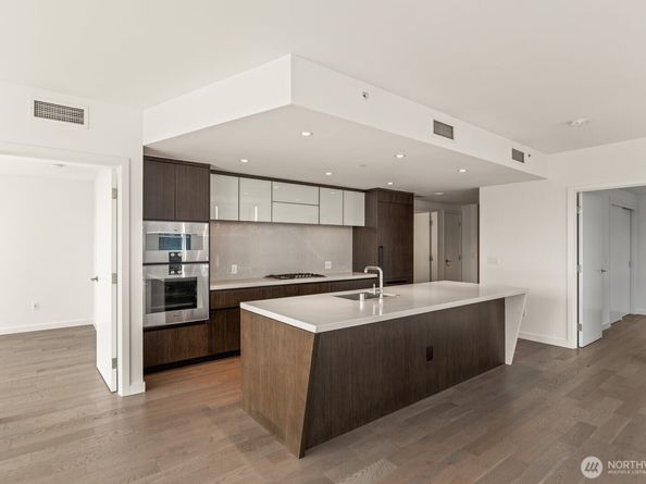 188 Bellevue Way NE 412, Bellevue WA 98004