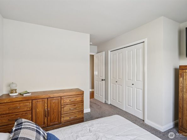 35726 SE Crest View Loop, Snoqualmie WA 98065