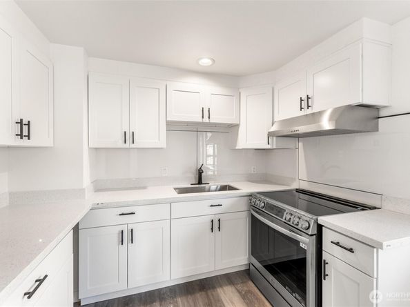 4452 S Rose Street, Seattle WA 98118