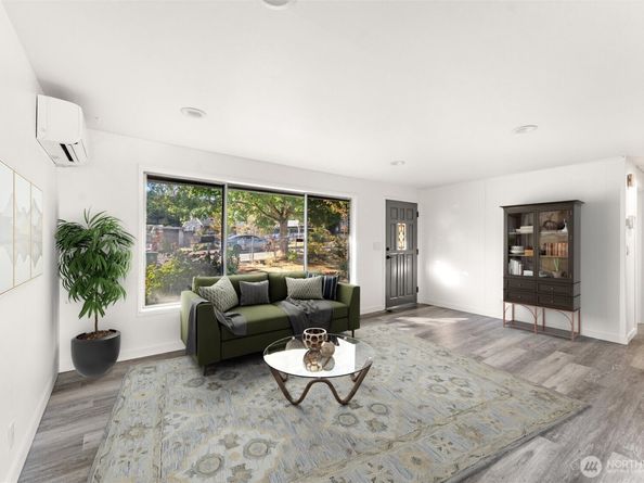 4452 S Rose Street, Seattle WA 98118