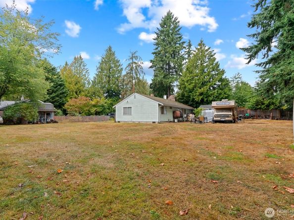 18328 Ashworth Avenue N, Shoreline WA 98133