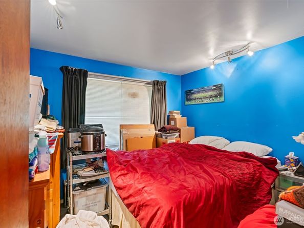 18328 Ashworth Avenue N, Shoreline WA 98133