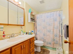 18328 Ashworth Avenue N, Shoreline WA 98133