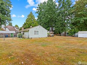 18328 Ashworth Avenue N, Shoreline WA 98133