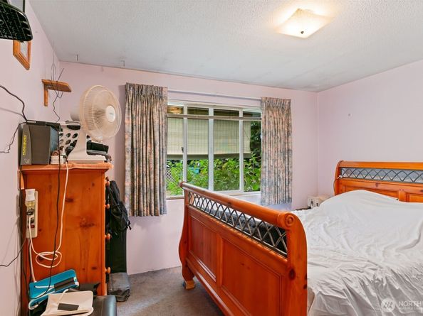 18328 Ashworth Avenue N, Shoreline WA 98133