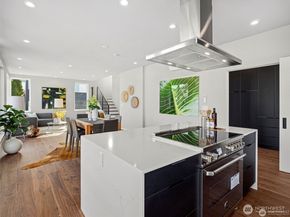 4464 Midvale Avenue N, Seattle WA 98103