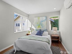 4464 Midvale Avenue N, Seattle WA 98103