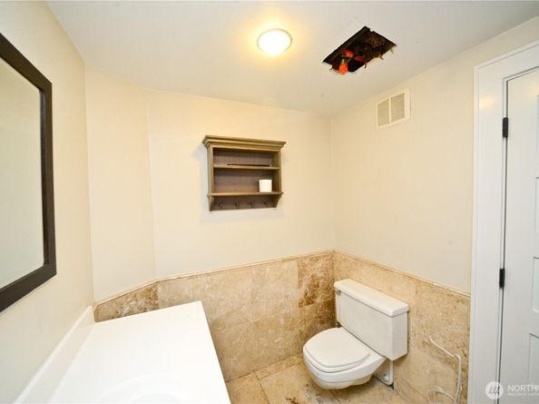11809 NE 74th Street 13, Kirkland WA 98033