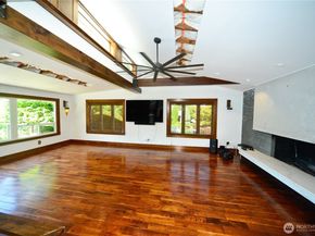 11809 NE 74th Street 13, Kirkland WA 98033