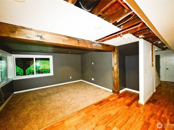 11809 NE 74th Street 13, Kirkland WA 98033