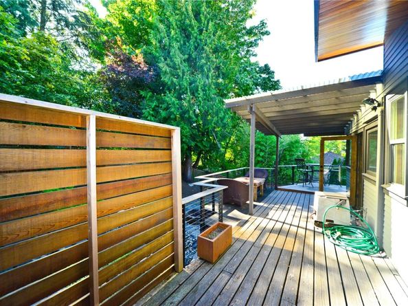 11809 NE 74th Street 13, Kirkland WA 98033