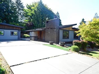 11809 NE 74th Street