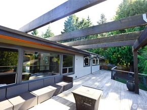 11809 NE 74th Street 13, Kirkland WA 98033