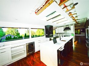 11809 NE 74th Street 13, Kirkland WA 98033