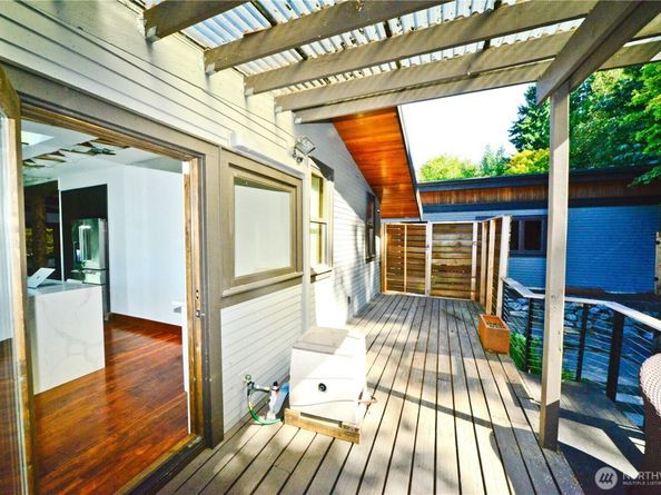 11809 NE 74th Street 13, Kirkland WA 98033