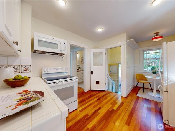 6818 16th Avenue NE, Seattle WA 98115