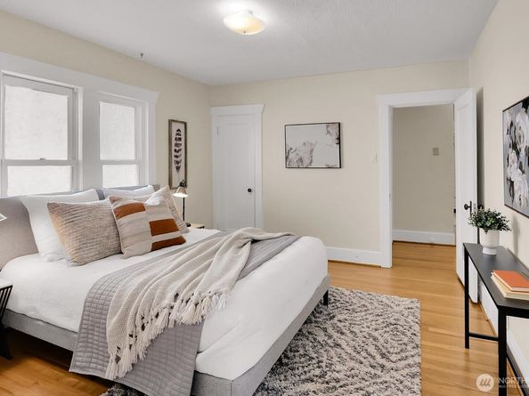 6818 16th Avenue NE, Seattle WA 98115