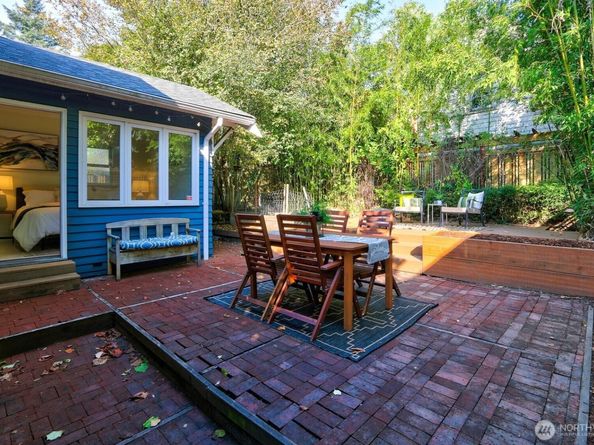 6818 16th Avenue NE, Seattle WA 98115