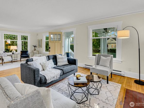 6818 16th Avenue NE, Seattle WA 98115