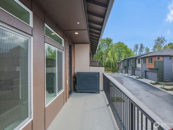 13216 NE 127th Court A, Kirkland WA 98034