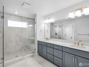 13216 NE 127th Court A, Kirkland WA 98034