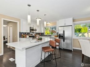 15824 NE 111th Street, Redmond WA 98052