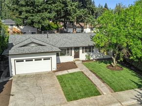 15824 NE 111th Street, Redmond WA 98052
