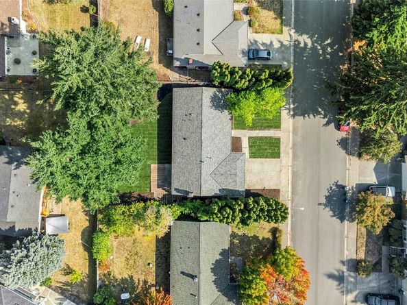 15824 NE 111th Street, Redmond WA 98052