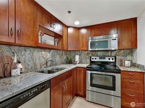 505 E Denny Way A304, Seattle WA 98122