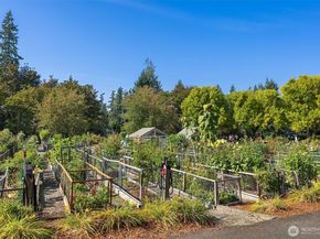 22535 SE Highland Circle 103, Issaquah WA 98029