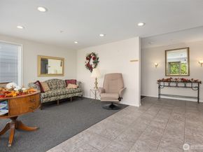 22535 SE Highland Circle 103, Issaquah WA 98029