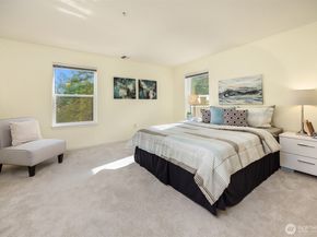 22535 SE Highland Circle 103, Issaquah WA 98029