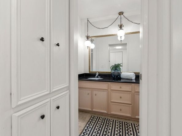 3640 26th Place W 201 B, Seattle WA 98199