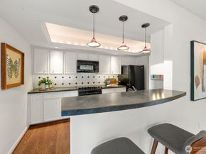 3640 26th Place W 201 B, Seattle WA 98199