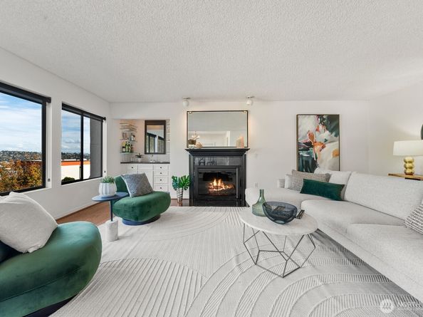3640 26th Place W 201 B, Seattle WA 98199