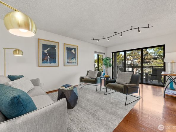 3640 26th Place W 201 B, Seattle WA 98199